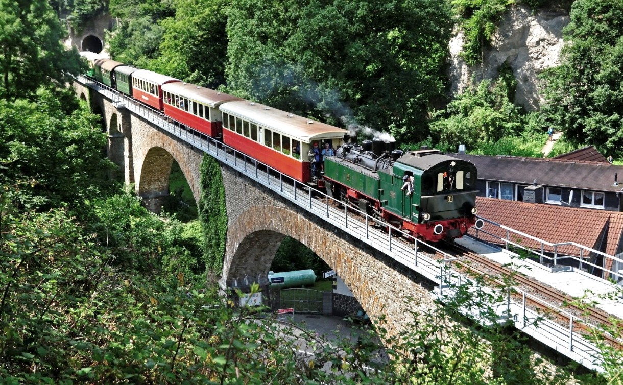 busreis naar Ontdekkingsreis Vulkaan Eifel 08/08